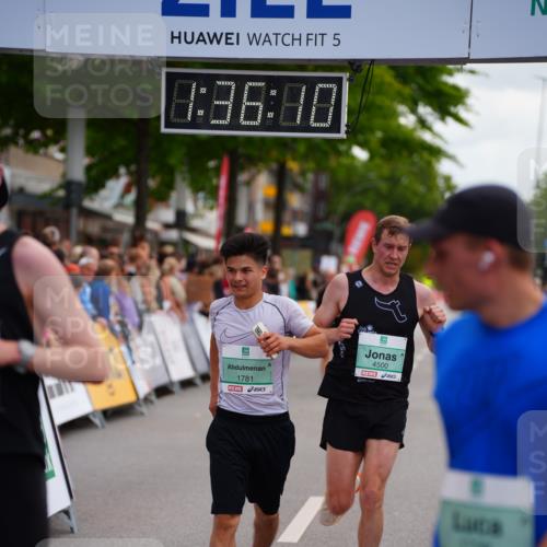 20.09.2026 - PSD Bank Halbmarathon LAZAROV Photography http://msf.ph/oto/10502961 20.09.2026 11:36:10 Ziel 1105, 1739, 1781, 2349, 2848, 3176, 4500 meine-sportfotos.de