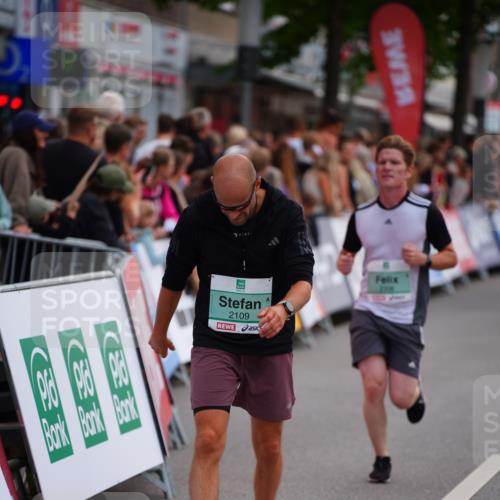 20.09.2026 - PSD Bank Halbmarathon LAZAROV Photography http://msf.ph/oto/10502978 20.09.2026 11:36:17 Ziel 1193, 1781, 2109, 2306, 4500 meine-sportfotos.de
