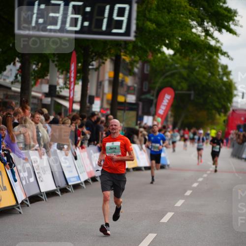 20.09.2026 - PSD Bank Halbmarathon LAZAROV Photography http://msf.ph/oto/10502993 20.09.2026 11:36:19 Ziel 1193, 2109, 2306 meine-sportfotos.de