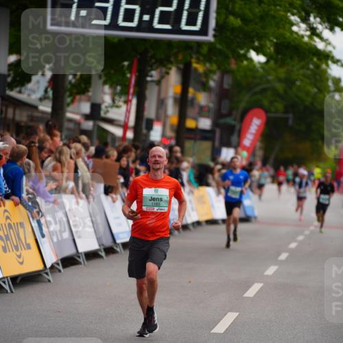 20.09.2026 - PSD Bank Halbmarathon LAZAROV Photography http://msf.ph/oto/10502998 20.09.2026 11:36:20 Ziel 1193, 2109, 2306 meine-sportfotos.de