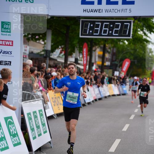 20.09.2026 - PSD Bank Halbmarathon LAZAROV Photography http://msf.ph/oto/10503014 20.09.2026 11:36:26 Ziel 1193, 2306, 3999, 4052 meine-sportfotos.de