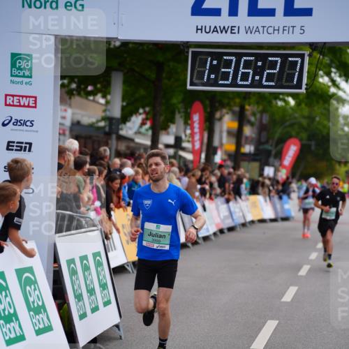 20.09.2026 - PSD Bank Halbmarathon LAZAROV Photography http://msf.ph/oto/10503018 20.09.2026 11:36:26 Ziel 1193, 2306, 3999, 4052 meine-sportfotos.de
