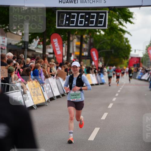 20.09.2026 - PSD Bank Halbmarathon LAZAROV Photography http://msf.ph/oto/10503038 20.09.2026 11:36:33 Ziel 2165, 3999, 4052 meine-sportfotos.de