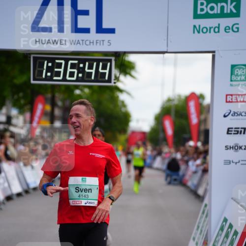 20.09.2026 - PSD Bank Halbmarathon LAZAROV Photography http://msf.ph/oto/10503073 20.09.2026 11:36:43 Ziel 2157, 2722, 4143 meine-sportfotos.de