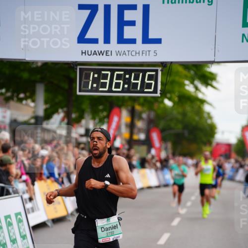 20.09.2026 - PSD Bank Halbmarathon LAZAROV Photography http://msf.ph/oto/10503084 20.09.2026 11:36:45 Ziel 2157, 2487, 2722, 4143, 4503 meine-sportfotos.de