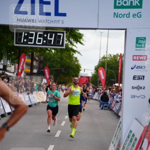 20.09.2026 - PSD Bank Halbmarathon LAZAROV Photography http://msf.ph/oto/10503087 20.09.2026 11:36:47 Ziel 1670, 2157, 2487, 2722, 4143, 4503 meine-sportfotos.de