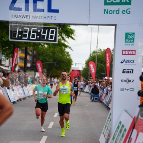 20.09.2026 - PSD Bank Halbmarathon LAZAROV Photography http://msf.ph/oto/10503094 20.09.2026 11:36:47 Ziel 1670, 2157, 2487, 2722, 4143, 4503 meine-sportfotos.de