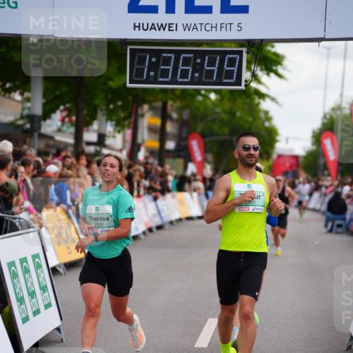 20.09.2026 - PSD Bank Halbmarathon LAZAROV Photography http://msf.ph/oto/10503114 20.09.2026 11:36:49 Ziel 1670, 2157, 2487, 2722, 4143, 4503 meine-sportfotos.de