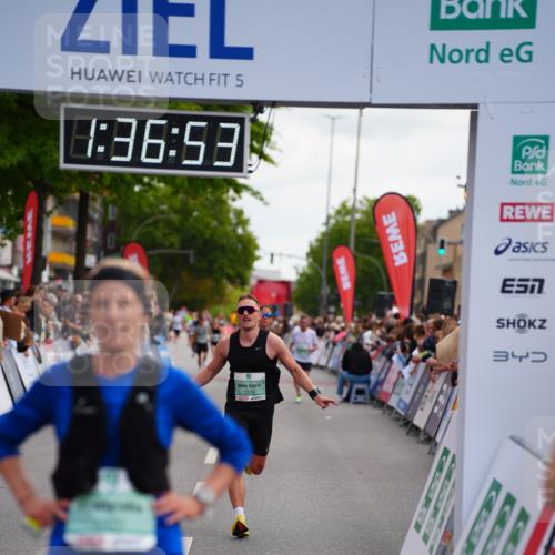 20.09.2026 - PSD Bank Halbmarathon LAZAROV Photography http://msf.ph/oto/10503137 20.09.2026 11:36:52 Ziel 1319, 1670, 2487, 2722, 4142, 4503 meine-sportfotos.de