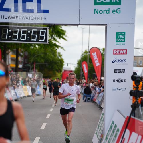 20.09.2026 - PSD Bank Halbmarathon LAZAROV Photography http://msf.ph/oto/10503170 20.09.2026 11:36:58 Ziel 1319, 1670, 4142, 4651 meine-sportfotos.de