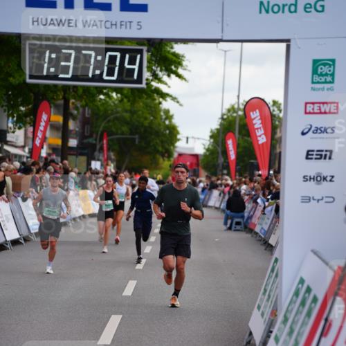 20.09.2026 - PSD Bank Halbmarathon LAZAROV Photography http://msf.ph/oto/10503184 20.09.2026 11:37:04 Ziel 2925, 3299, 4142, 4260, 4651, 4779 meine-sportfotos.de