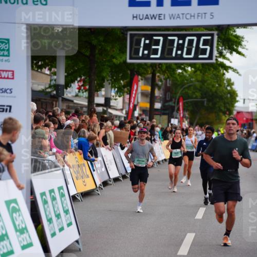 20.09.2026 - PSD Bank Halbmarathon LAZAROV Photography http://msf.ph/oto/10503190 20.09.2026 11:37:04 Ziel 2925, 3299, 4142, 4260, 4651, 4779 meine-sportfotos.de
