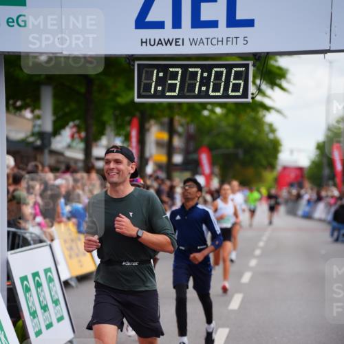 20.09.2026 - PSD Bank Halbmarathon LAZAROV Photography http://msf.ph/oto/10503207 20.09.2026 11:37:06 Ziel 1812, 2925, 3299, 4260, 4651, 4779 meine-sportfotos.de