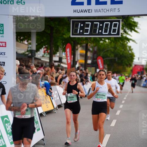 20.09.2026 - PSD Bank Halbmarathon LAZAROV Photography http://msf.ph/oto/10503225 20.09.2026 11:37:08 Ziel 1812, 2925, 3299, 4260, 4779, 4796 meine-sportfotos.de