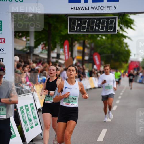 20.09.2026 - PSD Bank Halbmarathon LAZAROV Photography http://msf.ph/oto/10503231 20.09.2026 11:37:09 Ziel 1812, 2925, 3299, 4260, 4779, 4796 meine-sportfotos.de