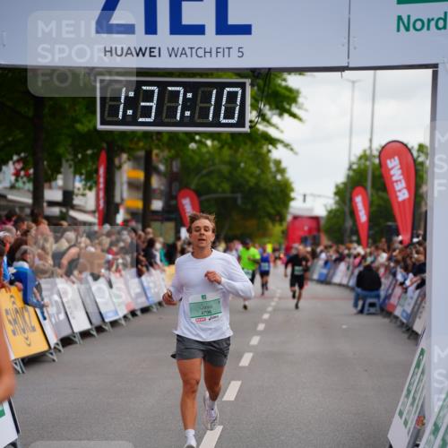 20.09.2026 - PSD Bank Halbmarathon LAZAROV Photography http://msf.ph/oto/10503242 20.09.2026 11:37:10 Ziel 1812, 2925, 3299, 4260, 4779, 4796 meine-sportfotos.de