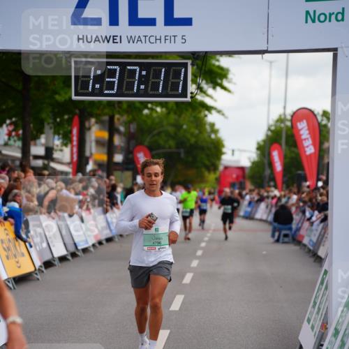 20.09.2026 - PSD Bank Halbmarathon LAZAROV Photography http://msf.ph/oto/10503245 20.09.2026 11:37:10 Ziel 1812, 2925, 3299, 4260, 4779, 4796 meine-sportfotos.de