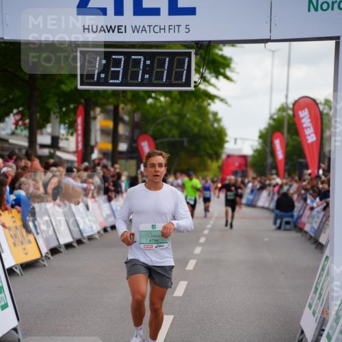 20.09.2026 - PSD Bank Halbmarathon LAZAROV Photography http://msf.ph/oto/10503250 20.09.2026 11:37:11 Ziel 1812, 2925, 3299, 4260, 4779, 4796 meine-sportfotos.de