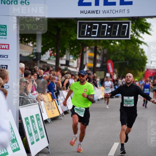 20.09.2026 - PSD Bank Halbmarathon LAZAROV Photography http://msf.ph/oto/10503257 20.09.2026 11:37:16 Ziel 1812, 2102, 3299, 3359, 4796 meine-sportfotos.de