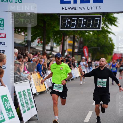 20.09.2026 - PSD Bank Halbmarathon LAZAROV Photography http://msf.ph/oto/10503260 20.09.2026 11:37:16 Ziel 1812, 2102, 3299, 3359, 4796 meine-sportfotos.de