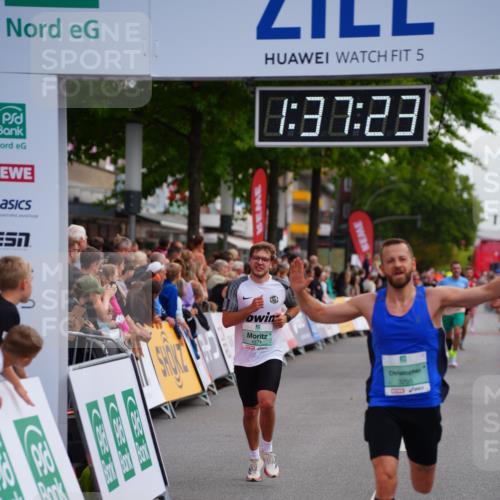 20.09.2026 - PSD Bank Halbmarathon LAZAROV Photography http://msf.ph/oto/10503277 20.09.2026 11:37:22 Ziel 1676, 2102, 3295, 3359, 4571 meine-sportfotos.de