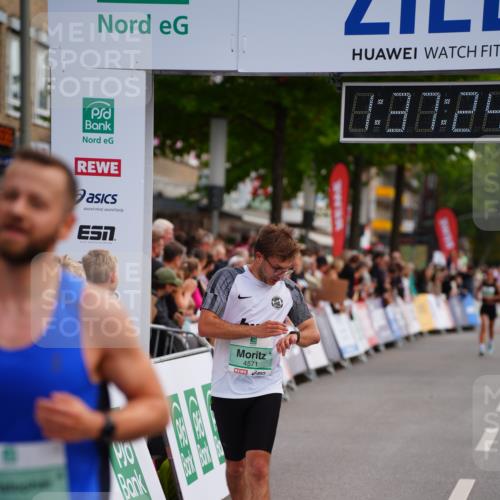 20.09.2026 - PSD Bank Halbmarathon LAZAROV Photography http://msf.ph/oto/10503288 20.09.2026 11:37:24 Ziel 1676, 2102, 3295, 3359, 4571 meine-sportfotos.de