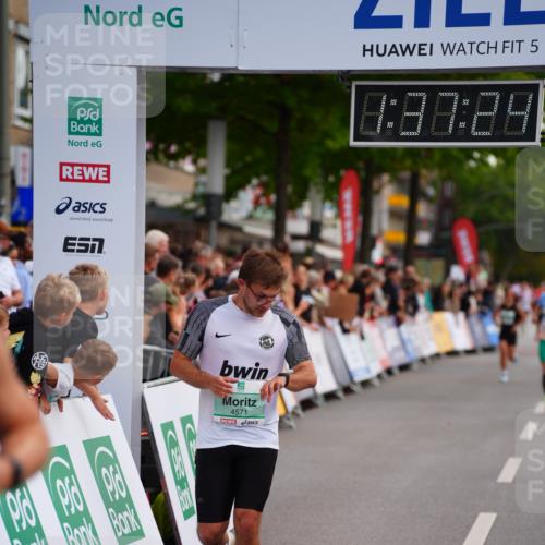 20.09.2026 - PSD Bank Halbmarathon LAZAROV Photography http://msf.ph/oto/10503290 20.09.2026 11:37:24 Ziel 1676, 2102, 3295, 3359, 4571 meine-sportfotos.de