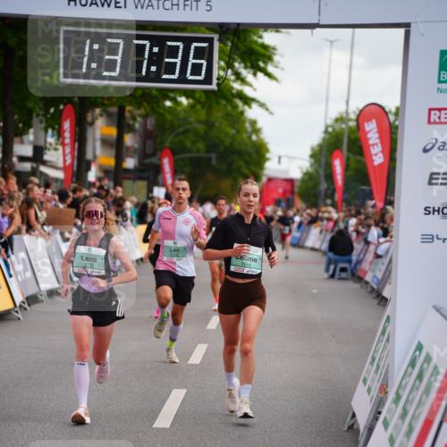 20.09.2026 - PSD Bank Halbmarathon LAZAROV Photography http://msf.ph/oto/10503378 20.09.2026 11:37:36 Ziel 1291, 1353, 1944, 2500, 2735, 3312, 3629, 4132 meine-sportfotos.de