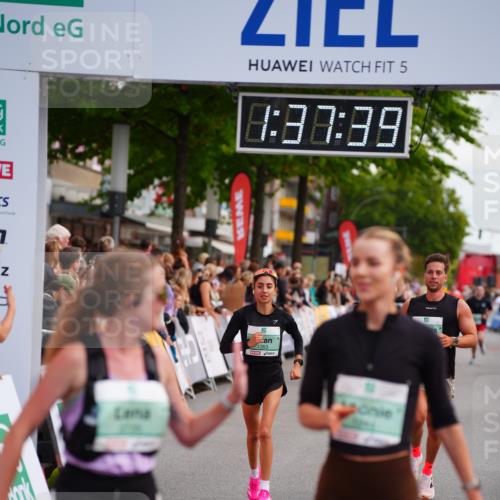 20.09.2026 - PSD Bank Halbmarathon LAZAROV Photography http://msf.ph/oto/10503416 20.09.2026 11:37:39 Ziel 1291, 1353, 1944, 2500, 2735, 3629, 4127, 4132 meine-sportfotos.de