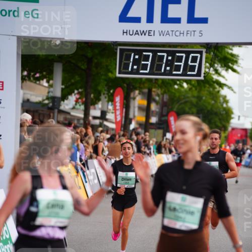 20.09.2026 - PSD Bank Halbmarathon LAZAROV Photography http://msf.ph/oto/10503420 20.09.2026 11:37:39 Ziel 1291, 1353, 1944, 2500, 2735, 3629, 4127, 4132 meine-sportfotos.de