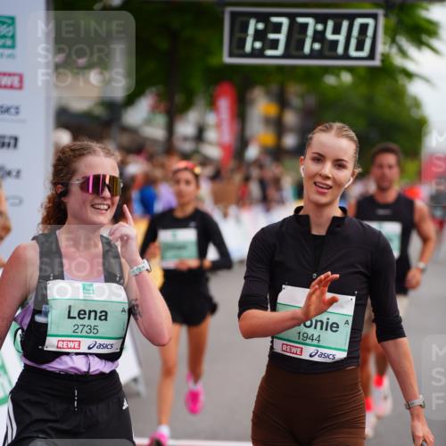 20.09.2026 - PSD Bank Halbmarathon LAZAROV Photography http://msf.ph/oto/10503437 20.09.2026 11:37:40 Ziel 1291, 1353, 1944, 2500, 2735, 3629, 4127 meine-sportfotos.de
