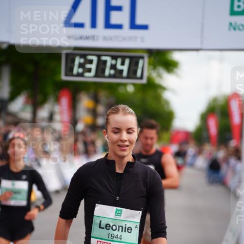 20.09.2026 - PSD Bank Halbmarathon LAZAROV Photography http://msf.ph/oto/10503442 20.09.2026 11:37:40 Ziel 1291, 1353, 1944, 2500, 2735, 3629, 4127 meine-sportfotos.de