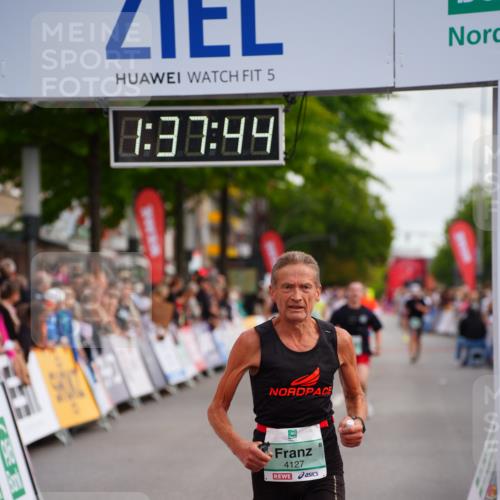 20.09.2026 - PSD Bank Halbmarathon LAZAROV Photography http://msf.ph/oto/10503457 20.09.2026 11:37:44 Ziel 1291, 1353, 1944, 2500, 2735, 3296, 4127 meine-sportfotos.de
