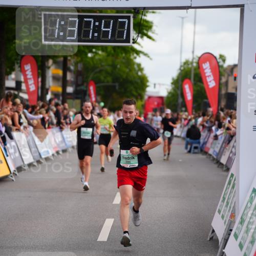 20.09.2026 - PSD Bank Halbmarathon LAZAROV Photography http://msf.ph/oto/10503466 20.09.2026 11:37:46 Ziel 1291, 1353, 3296, 4127, 4371 meine-sportfotos.de