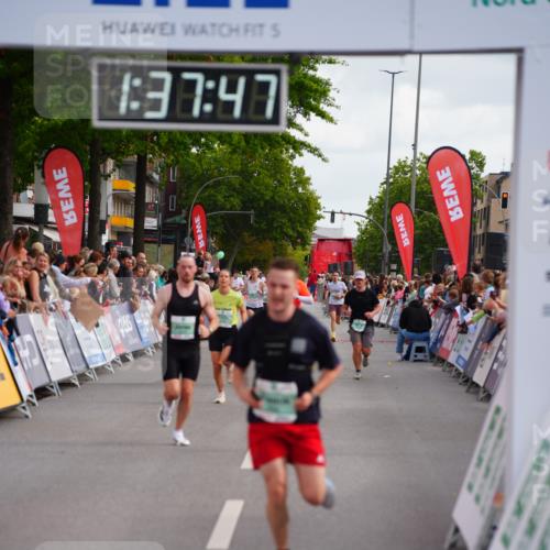 20.09.2026 - PSD Bank Halbmarathon LAZAROV Photography http://msf.ph/oto/10503470 20.09.2026 11:37:46 Ziel 1291, 1353, 3296, 4127, 4371 meine-sportfotos.de