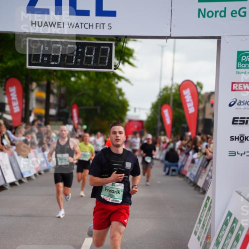 20.09.2026 - PSD Bank Halbmarathon LAZAROV Photography http://msf.ph/oto/10503474 20.09.2026 11:37:47 Ziel 1291, 1353, 3296, 4127, 4371, 4766 meine-sportfotos.de