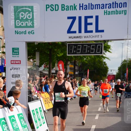 20.09.2026 - PSD Bank Halbmarathon LAZAROV Photography http://msf.ph/oto/10503497 20.09.2026 11:37:49 Ziel 1219, 3100, 3296, 4127, 4371, 4766 meine-sportfotos.de
