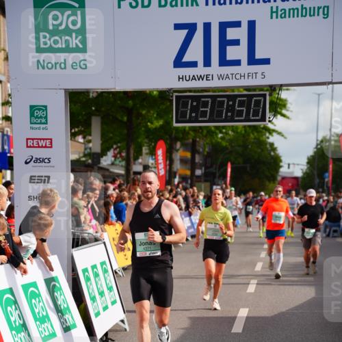 20.09.2026 - PSD Bank Halbmarathon LAZAROV Photography http://msf.ph/oto/10503503 20.09.2026 11:37:50 Ziel 1219, 3100, 3296, 4127, 4371, 4766 meine-sportfotos.de