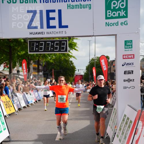 20.09.2026 - PSD Bank Halbmarathon LAZAROV Photography http://msf.ph/oto/10503542 20.09.2026 11:37:52 Ziel 1219, 3100, 3296, 4371, 4766 meine-sportfotos.de