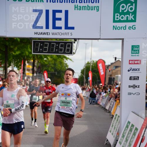 20.09.2026 - PSD Bank Halbmarathon LAZAROV Photography http://msf.ph/oto/10503579 20.09.2026 11:37:57 Ziel 1219, 2161, 3100, 4163, 4371, 4415, 4437, 4766 meine-sportfotos.de