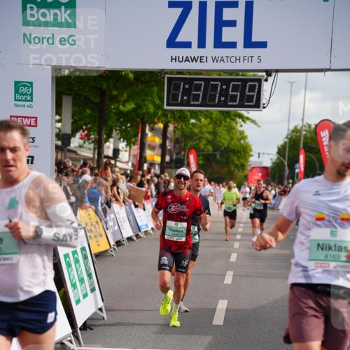 20.09.2026 - PSD Bank Halbmarathon LAZAROV Photography http://msf.ph/oto/10503589 20.09.2026 11:37:58 Ziel 1219, 2161, 3100, 4163, 4197, 4415, 4437, 4766 meine-sportfotos.de