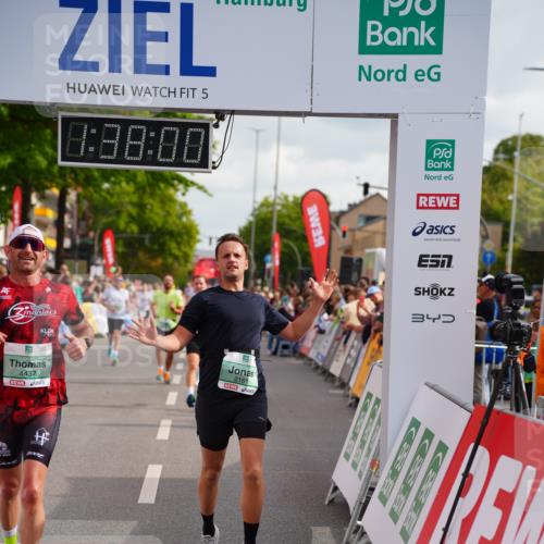 20.09.2026 - PSD Bank Halbmarathon LAZAROV Photography http://msf.ph/oto/10503602 20.09.2026 11:37:59 Ziel 1219, 2161, 3100, 4163, 4197, 4415, 4437, 4766 meine-sportfotos.de