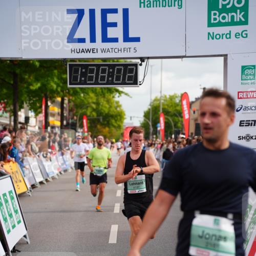 20.09.2026 - PSD Bank Halbmarathon LAZAROV Photography http://msf.ph/oto/10503612 20.09.2026 11:38:02 Ziel 1062, 1187, 2161, 4163, 4197, 4415, 4437 meine-sportfotos.de