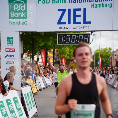 20.09.2026 - PSD Bank Halbmarathon LAZAROV Photography http://msf.ph/oto/10503629 20.09.2026 11:38:04 Ziel 1062, 1187, 2161, 3164, 4163, 4197, 4415, 4437 meine-sportfotos.de