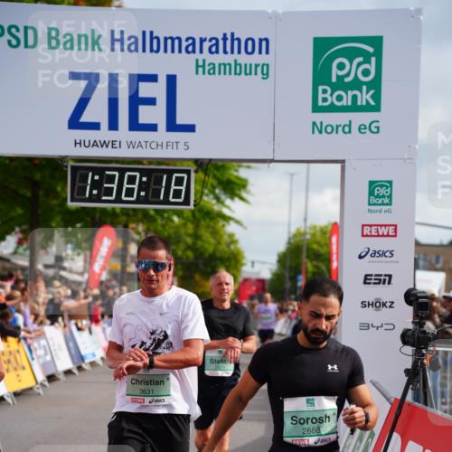 20.09.2026 - PSD Bank Halbmarathon LAZAROV Photography http://msf.ph/oto/10503719 20.09.2026 11:38:18 Ziel 2668, 2673, 3095, 3464, 3631, 3990, 4147 meine-sportfotos.de