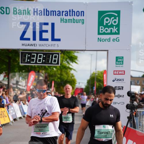 20.09.2026 - PSD Bank Halbmarathon LAZAROV Photography http://msf.ph/oto/10503723 20.09.2026 11:38:18 Ziel 2668, 2673, 3095, 3464, 3631, 3990, 4147 meine-sportfotos.de