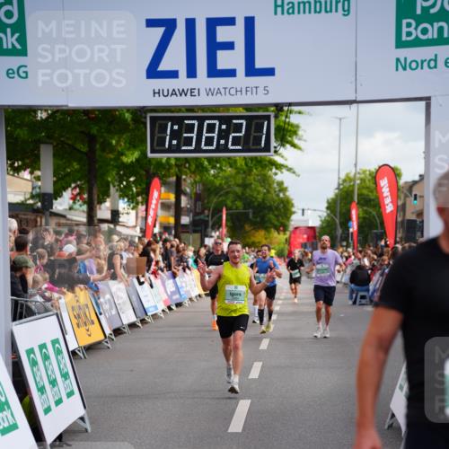 20.09.2026 - PSD Bank Halbmarathon LAZAROV Photography http://msf.ph/oto/10503743 20.09.2026 11:38:21 Ziel 2668, 2673, 3095, 3464, 3631, 3990, 4147, 4767 meine-sportfotos.de