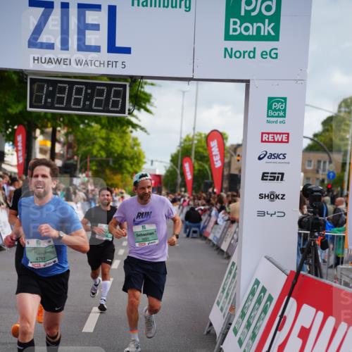 20.09.2026 - PSD Bank Halbmarathon LAZAROV Photography http://msf.ph/oto/10503779 20.09.2026 11:38:25 Ziel 1036, 2673, 2691, 3464, 3990, 4344, 4767 meine-sportfotos.de