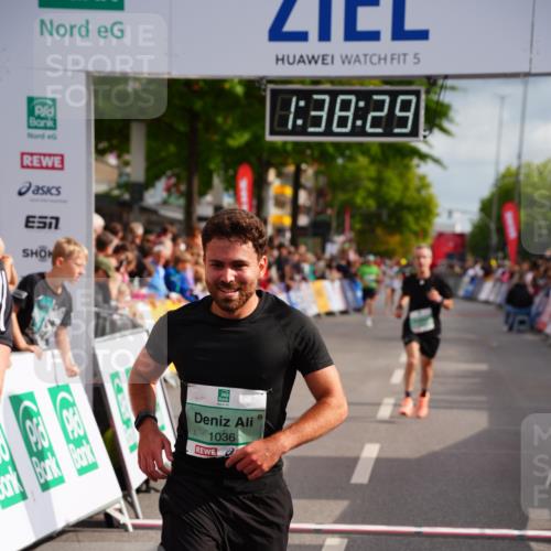 20.09.2026 - PSD Bank Halbmarathon LAZAROV Photography http://msf.ph/oto/10503811 20.09.2026 11:38:28 Ziel 1036, 1915, 2691, 3464, 4344, 4767 meine-sportfotos.de