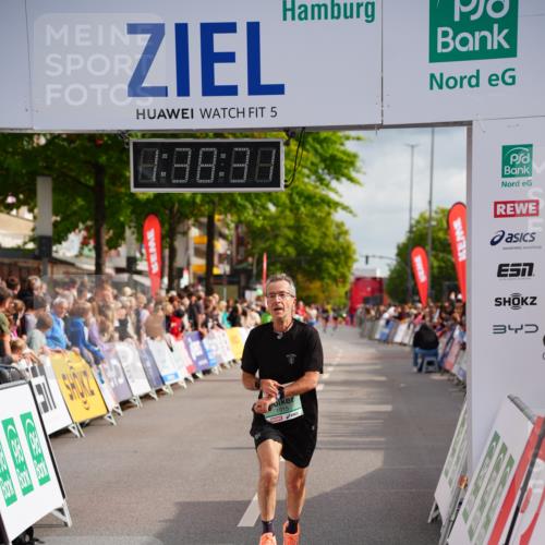 20.09.2026 - PSD Bank Halbmarathon LAZAROV Photography http://msf.ph/oto/10503815 20.09.2026 11:38:31 Ziel 1036, 1915, 2691, 4344, 4767 meine-sportfotos.de